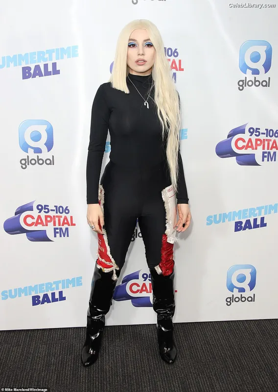 Ava Max photo 8 of 2136
