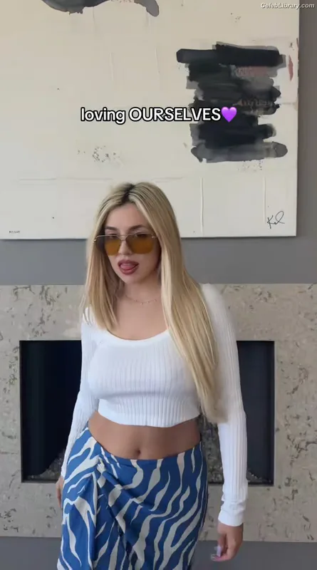 Ava Max photo 7 of 2136
