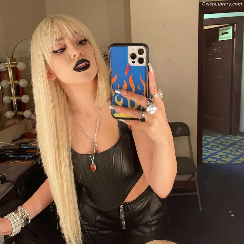 Ava Max photo 3 of 2136