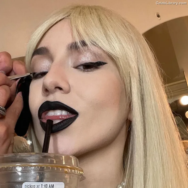 Ava Max photo 5 of 2136