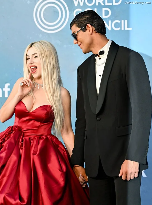 Ava Max photo 17 of 2136