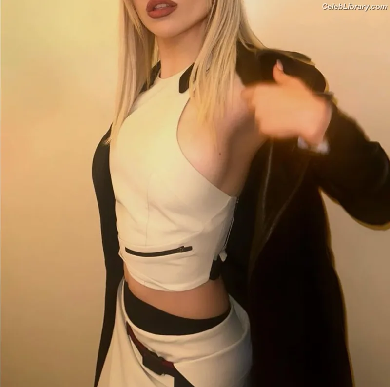 Ava Max photo 6 of 2136