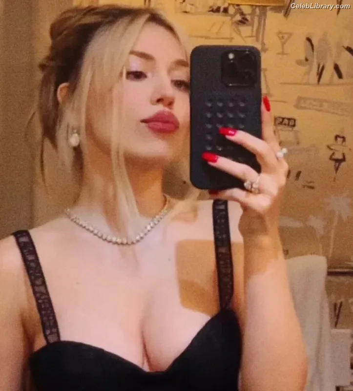 Ava Max photo 17 of 2136