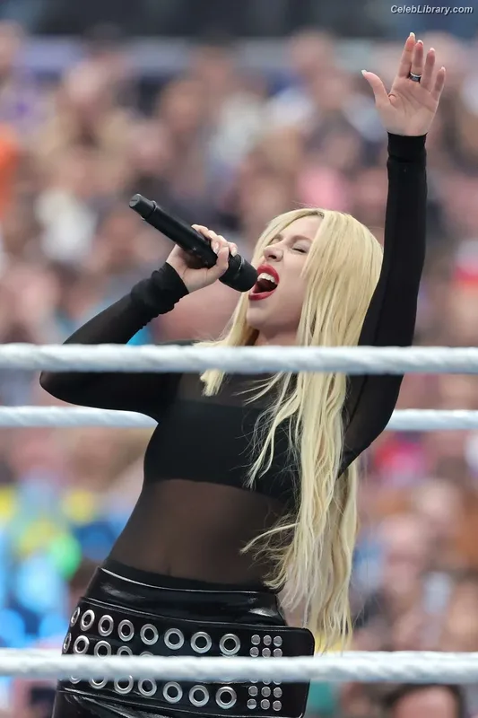 Ava Max photo 20 of 2136