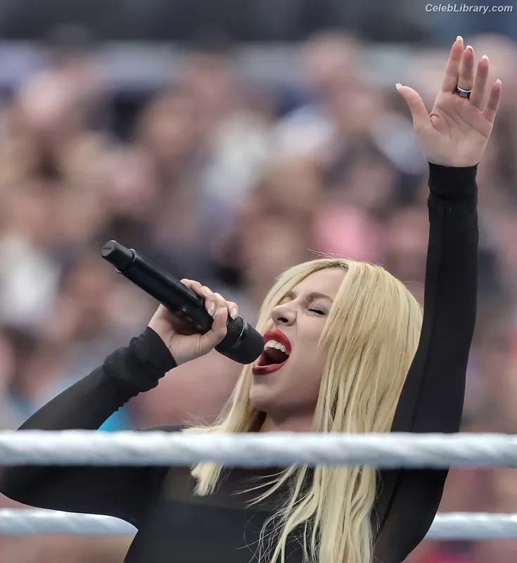 Ava Max photo 19 of 2136