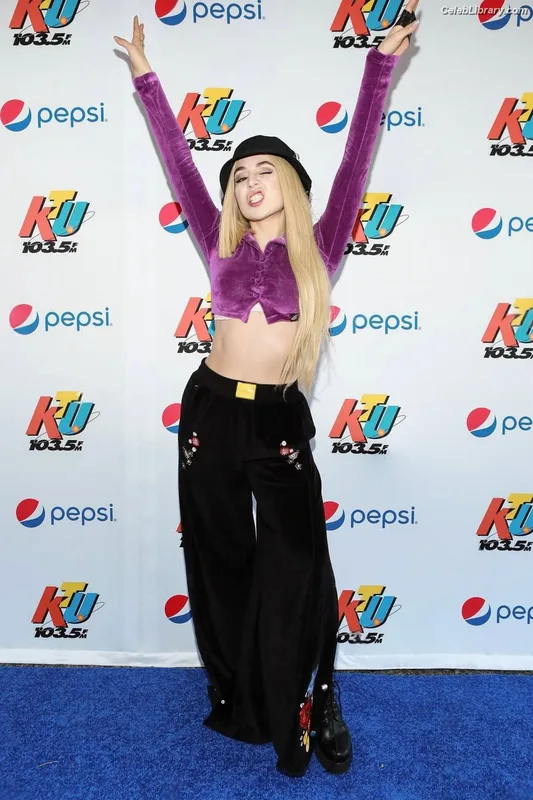 Ava Max photo 18 of 2136
