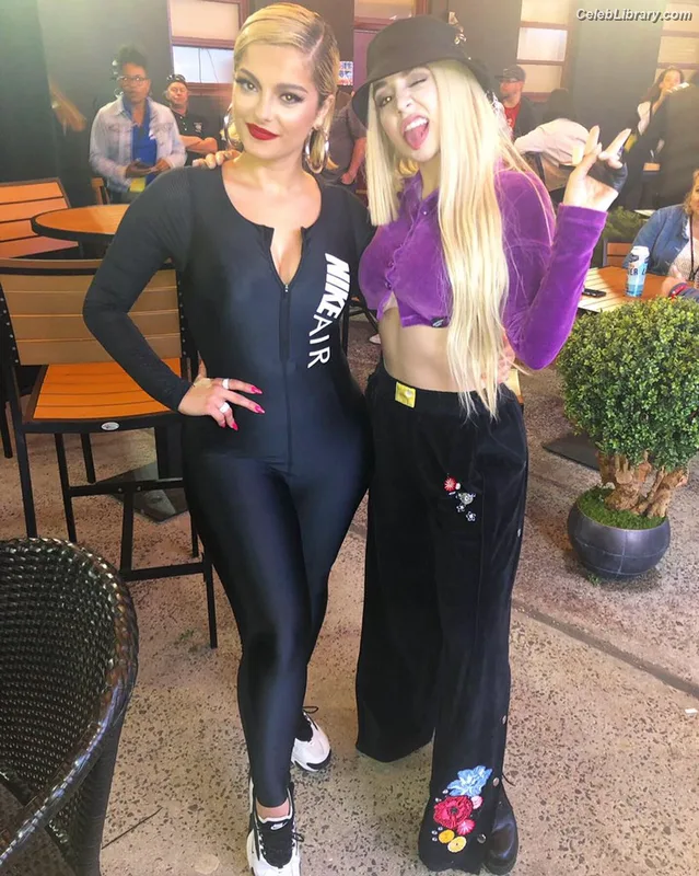 Ava Max photo 21 of 2136