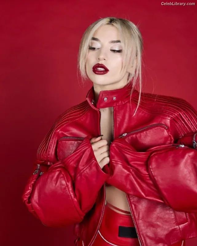 Ava Max photo 2 of 2136