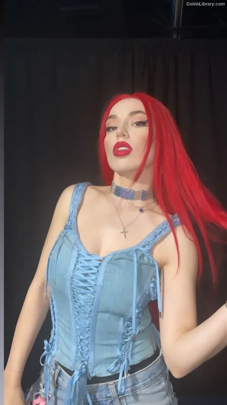 Ava Max photo 7 of 2136