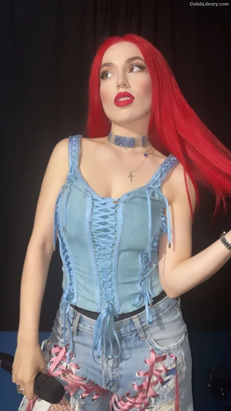 Ava Max photo 8 of 2136