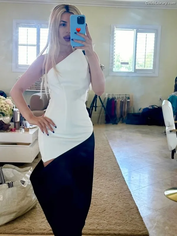 Ava Max photo 13 of 2136