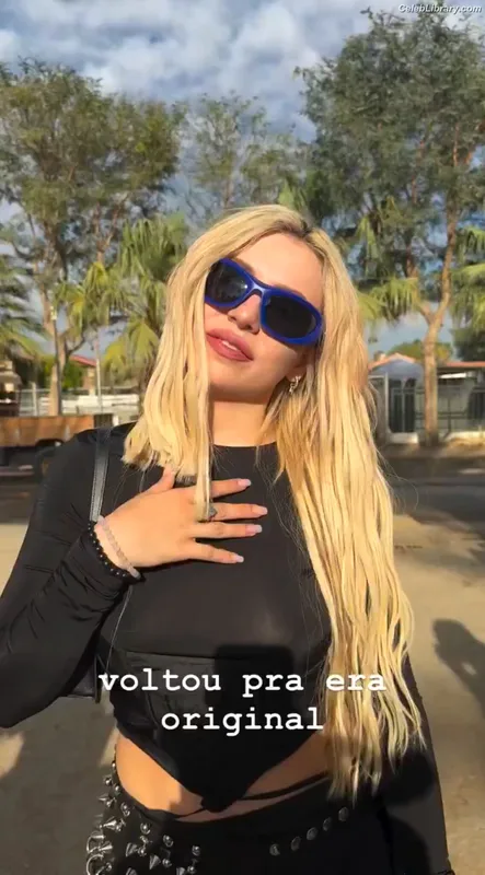 Ava Max photo 3 of 2136