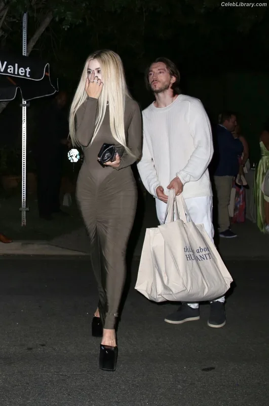 Ava Max photo 8 of 2136
