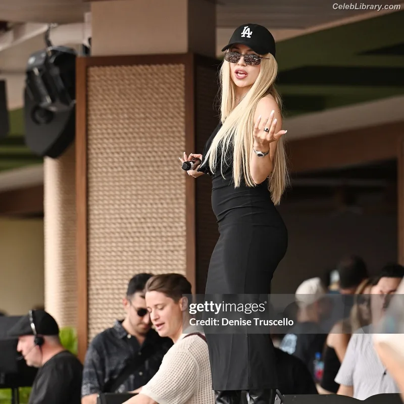 Ava Max photo 21 of 2136