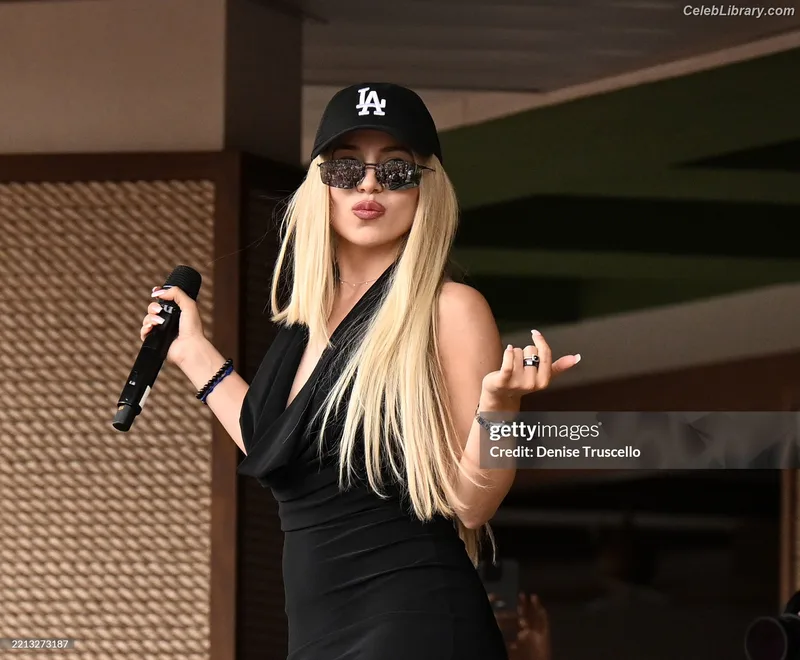 Ava Max photo 2 of 2136