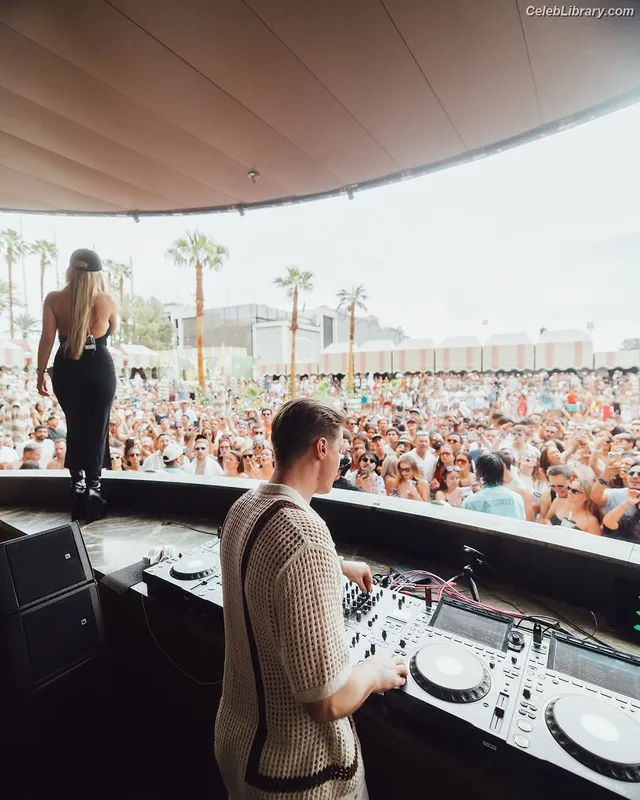 Ava Max photo 6 of 2136