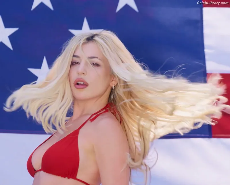 Ava Max photo 22 of 2136