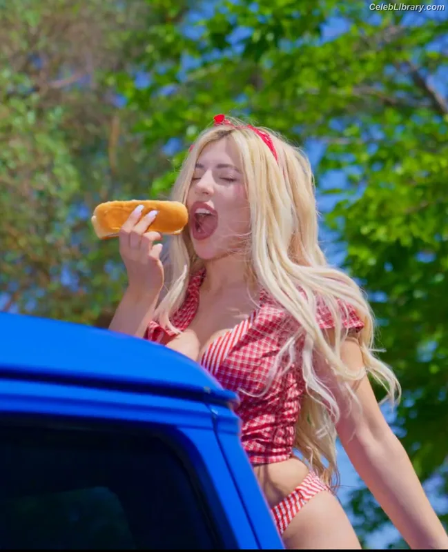 Ava Max photo 23 of 2136