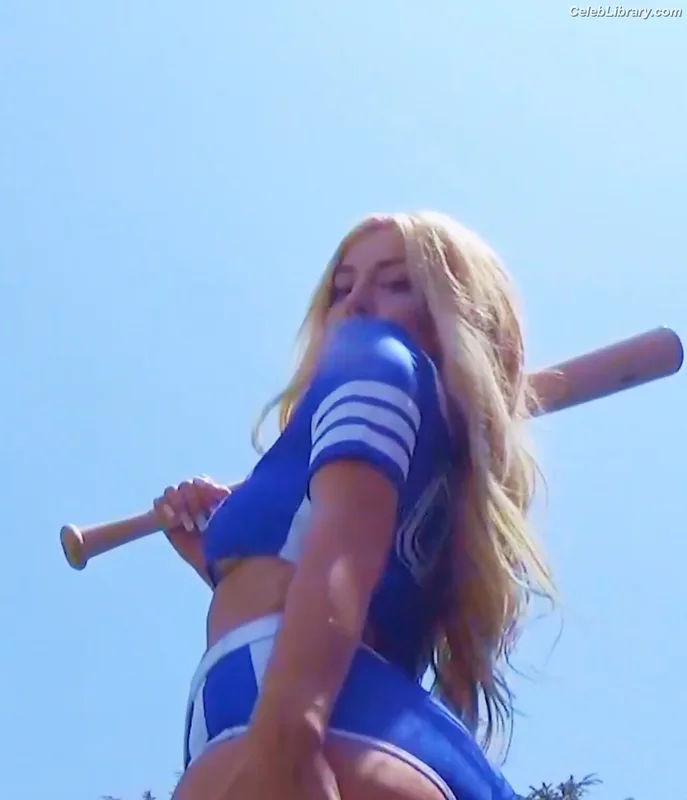 Ava Max photo 12 of 2136
