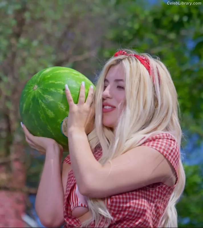 Ava Max photo 13 of 2136
