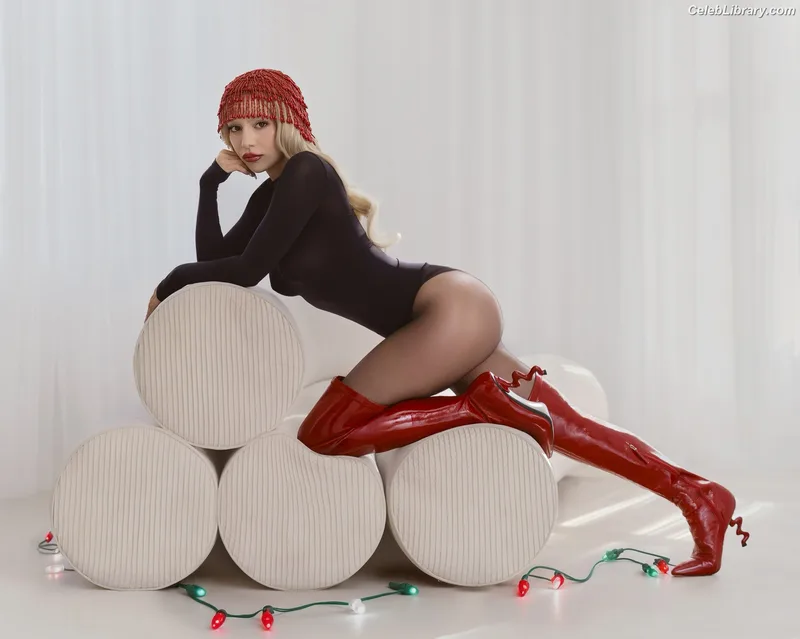 Ava Max photo 16 of 2136
