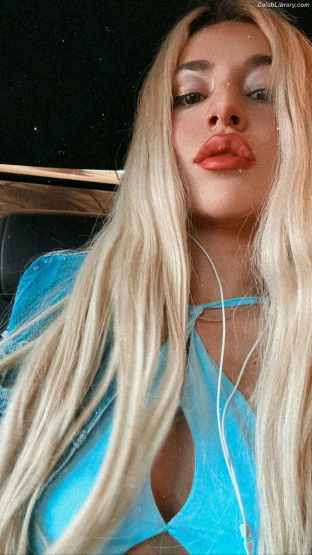 Ava Max photo 18 of 2136