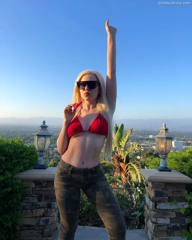 Ava Max photo 20 of 2136