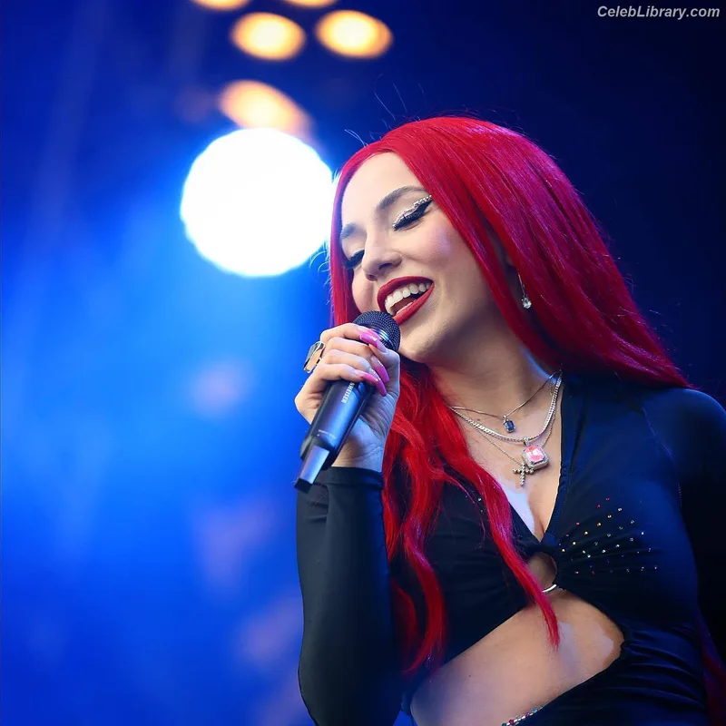 Ava Max photo 24 of 2136