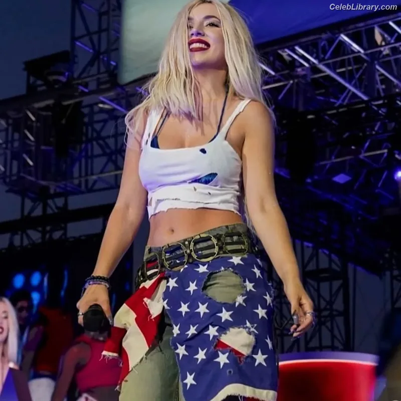 Ava Max photo 5 of 2136
