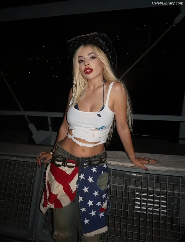 Ava Max photo 16 of 2136