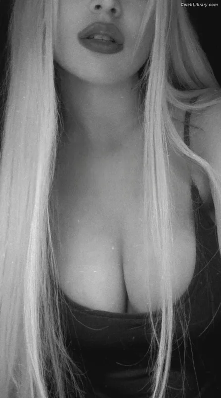 Ava Max photo 17 of 2136