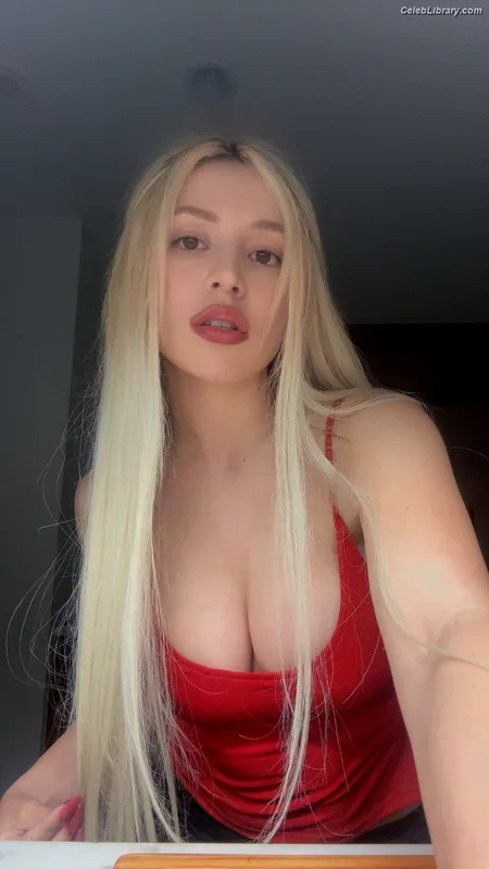 Ava Max photo 20 of 2136