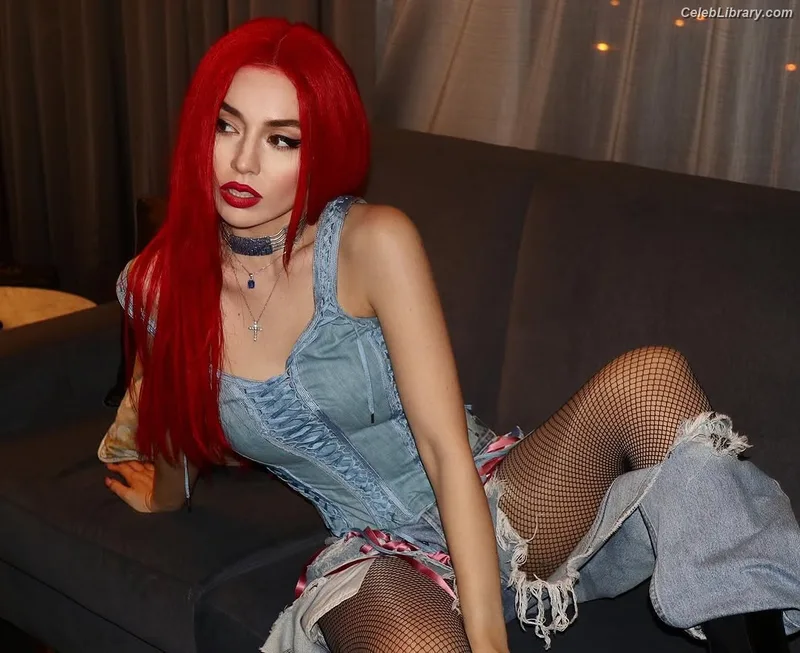 Ava Max photo 22 of 2136