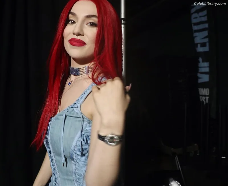 Ava Max photo 1 of 2136