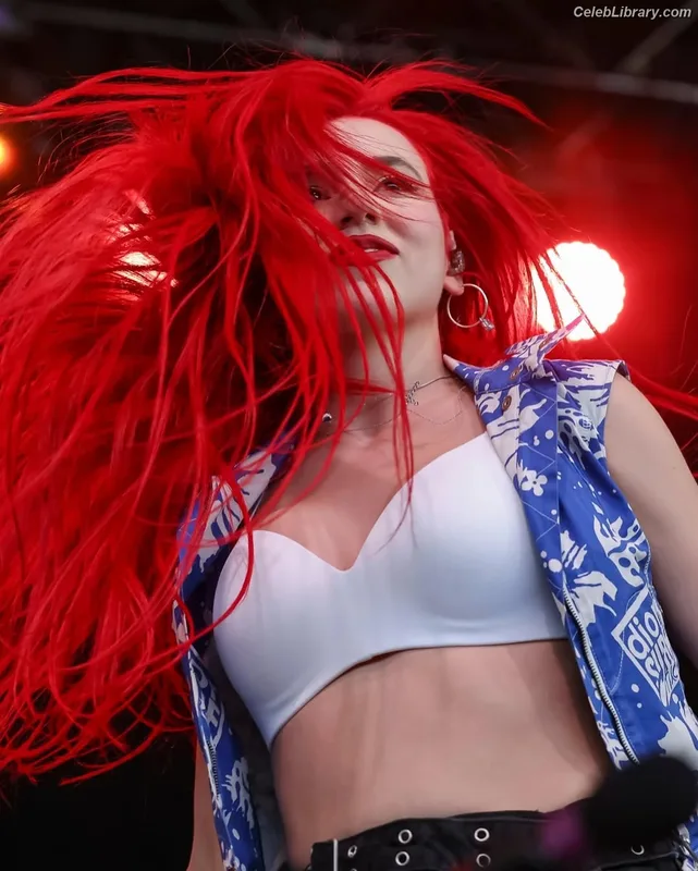 Ava Max photo 3 of 2136