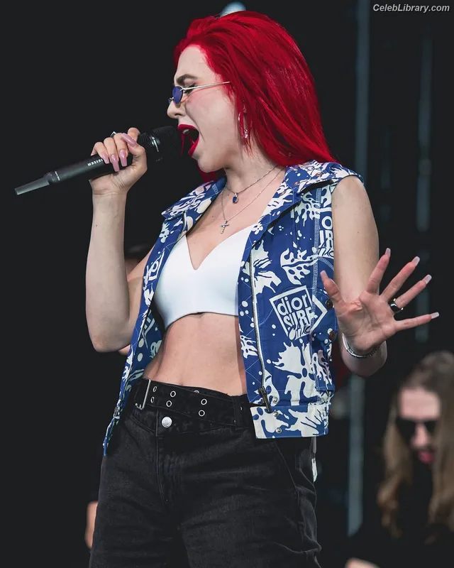 Ava Max photo 8 of 2136