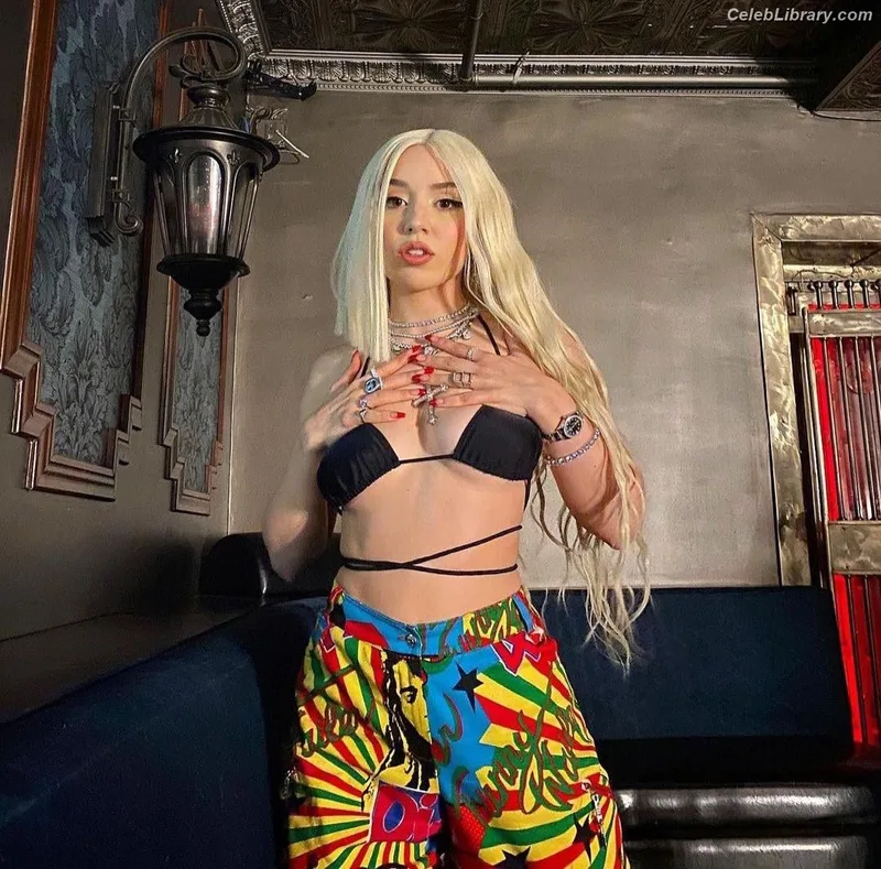 Ava Max photo 7 of 2136