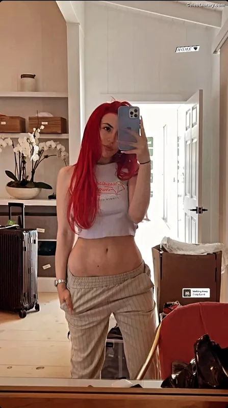 Ava Max photo 2 of 2136