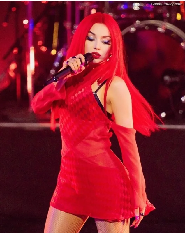 Ava Max photo 3 of 2136