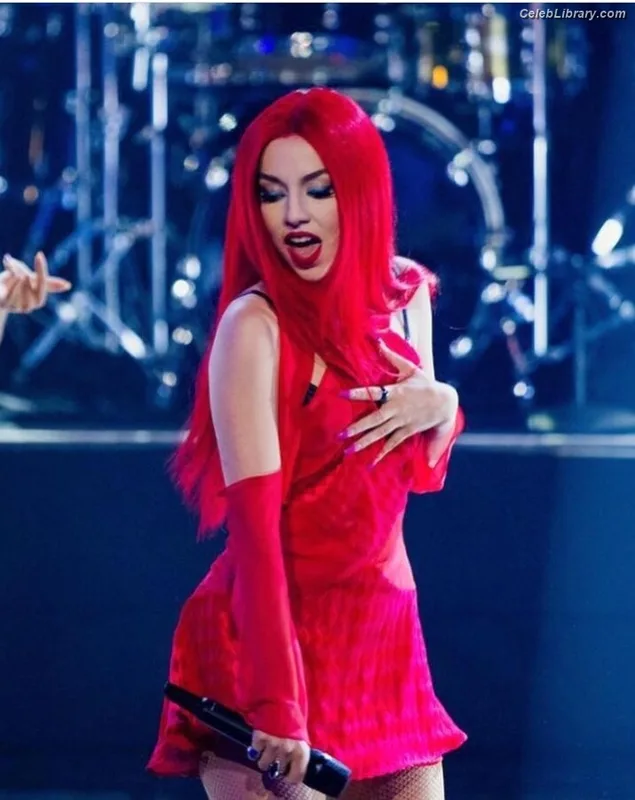 Ava Max photo 5 of 2136