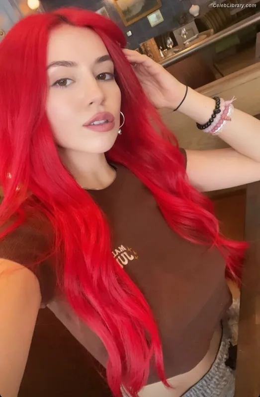 Ava Max photo 14 of 2136