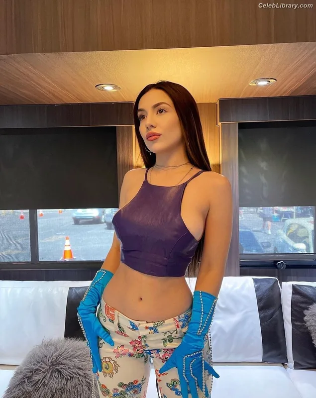 Ava Max photo 3 of 2136