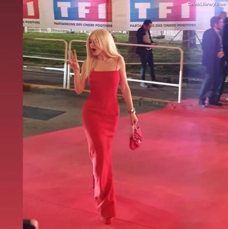 Ava Max photo 19 of 2136