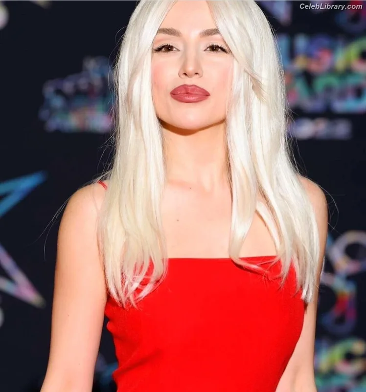 Ava Max photo 20 of 2136
