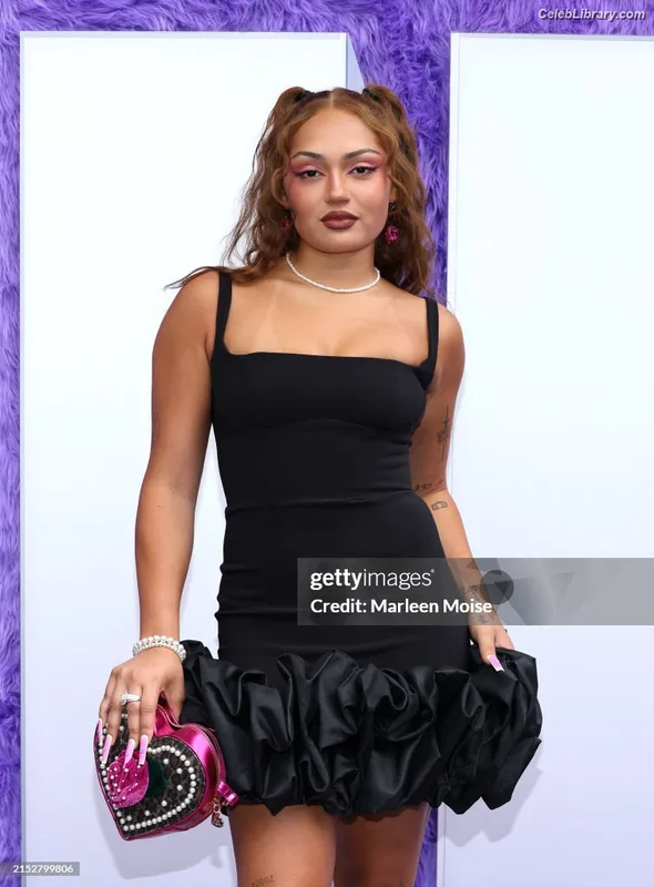 Avani Gregg photo 13 of 1181