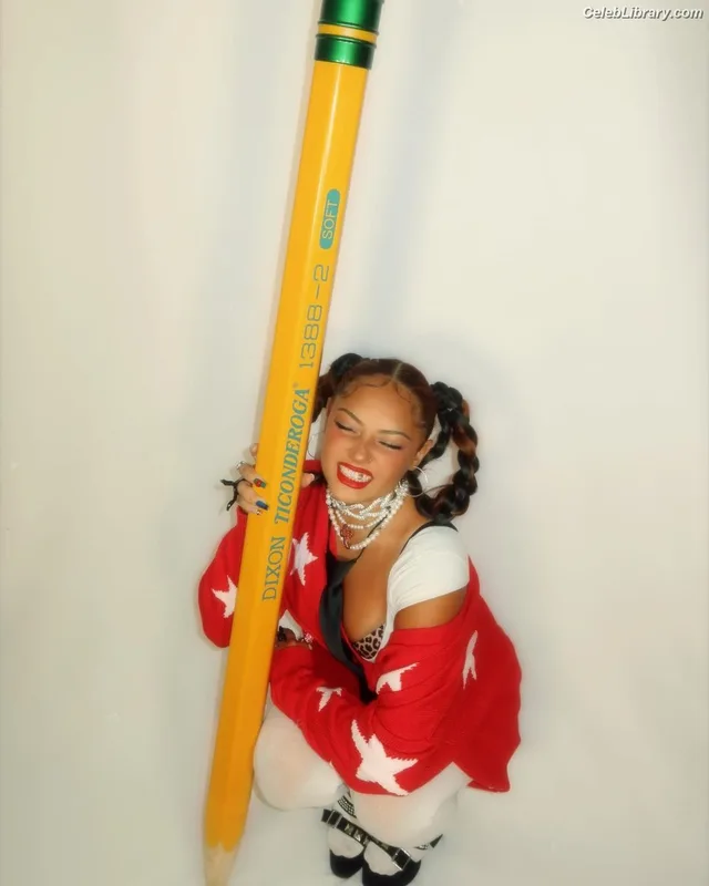 Avani Gregg photo 18 of 1181