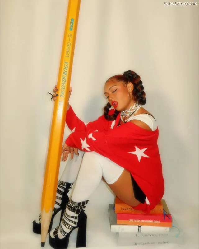 Avani Gregg photo 6 of 1181