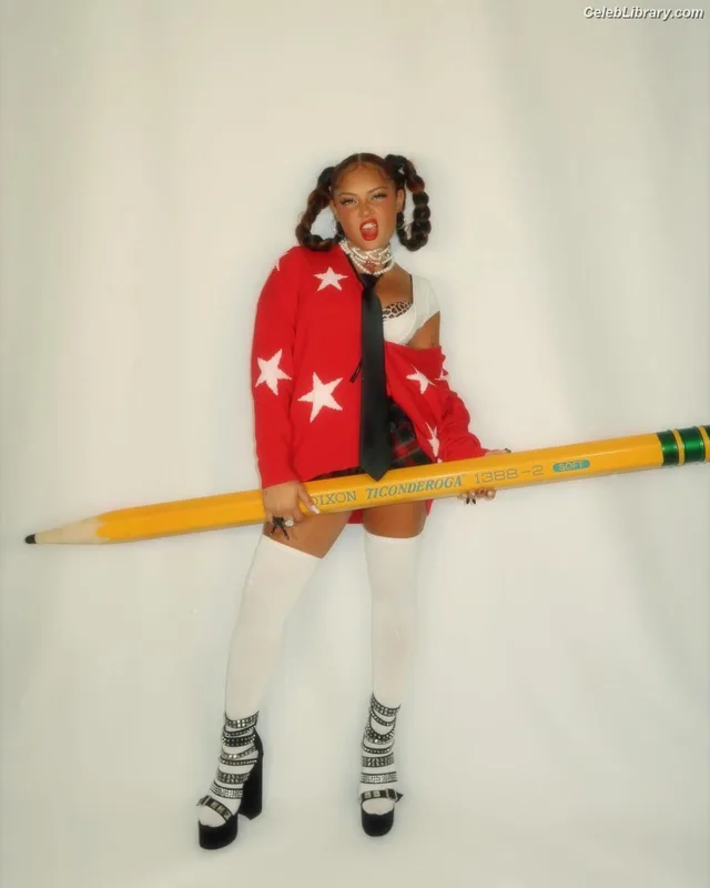 Avani Gregg photo 9 of 1181