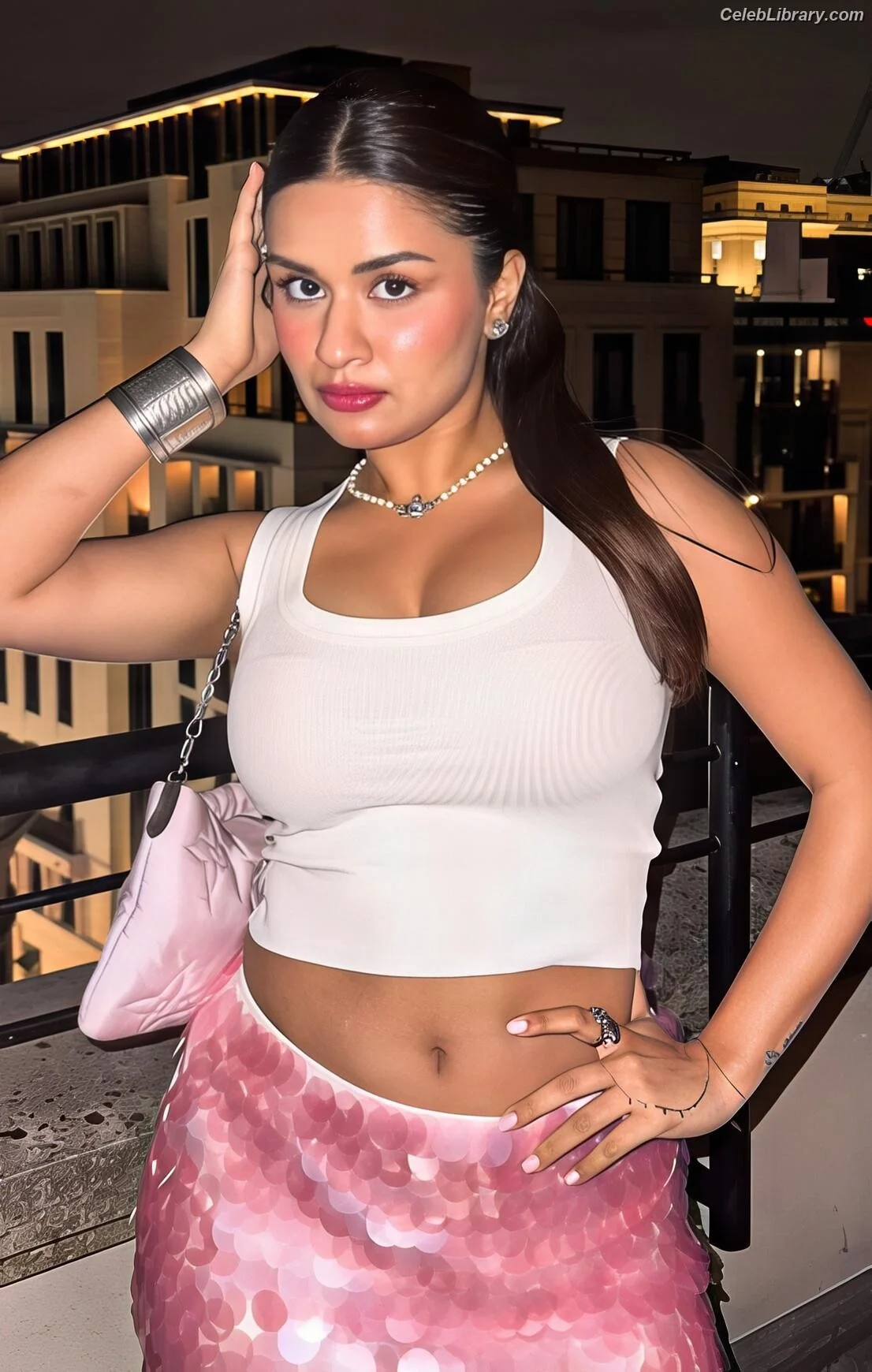 Avneet Kaur photo 23 of 1027