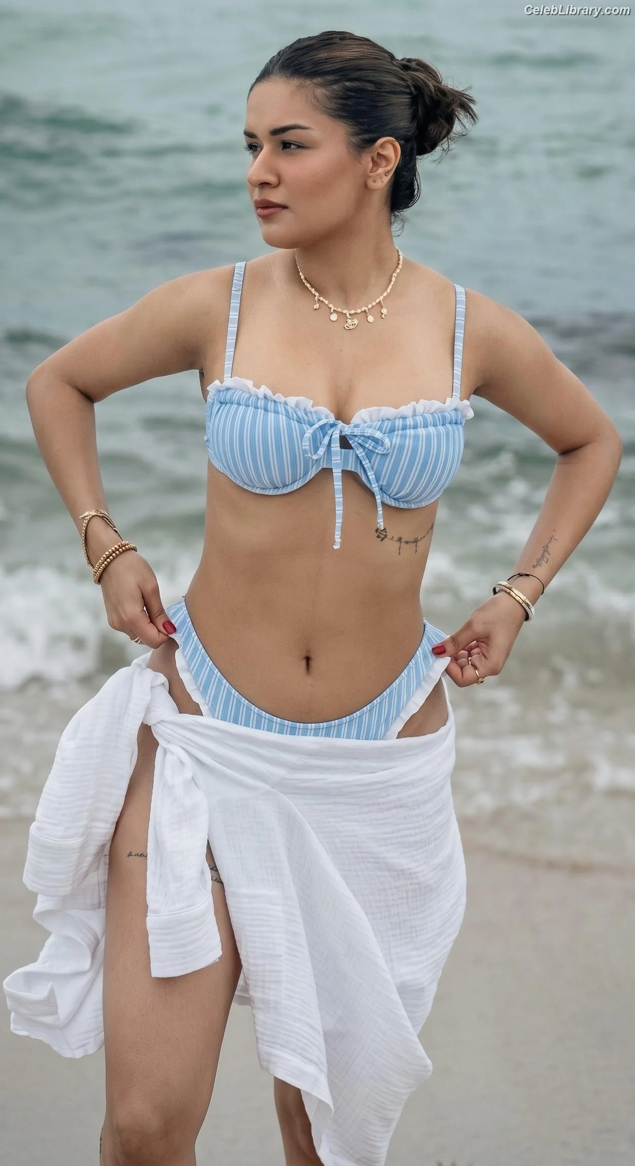 Avneet Kaur photo 6 of 1027